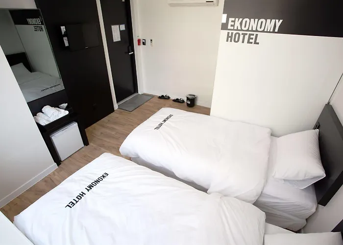 Ekonomy Myeongdong Hostel *