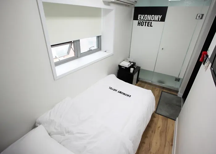 Ekonomy Myeongdong Hostel